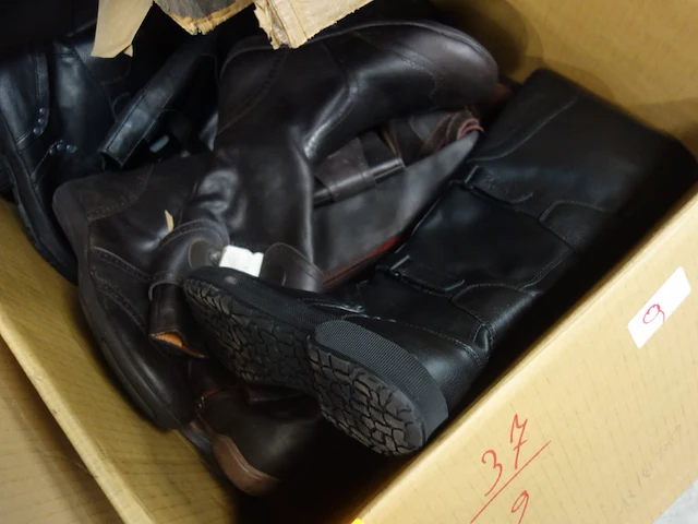 33x diverse schoenen - afbeelding 2 van  4