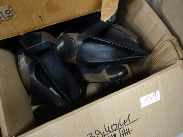 33x diverse schoenen - afbeelding 3 van  4
