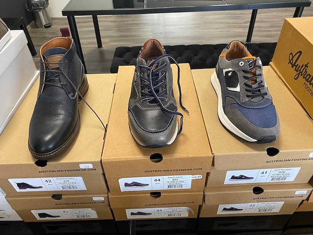 34 paar herenschoenen, diverse maten, modellen en merken - afbeelding 5 van  11