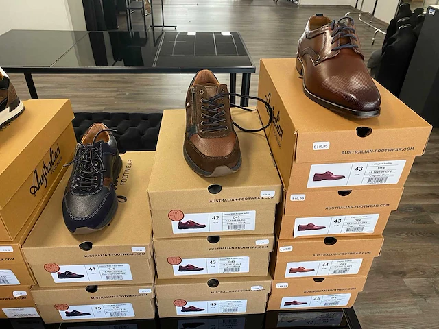 34 paar herenschoenen, diverse maten, modellen en merken - afbeelding 7 van  11