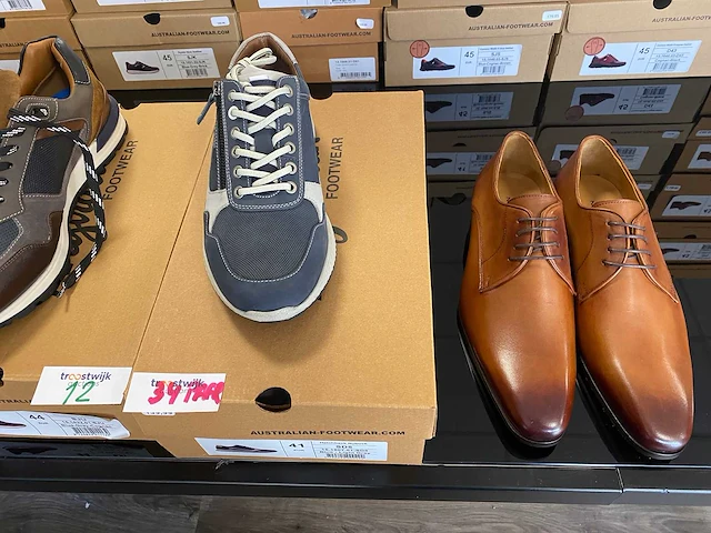 34 paar herenschoenen, diverse maten, modellen en merken - afbeelding 8 van  11