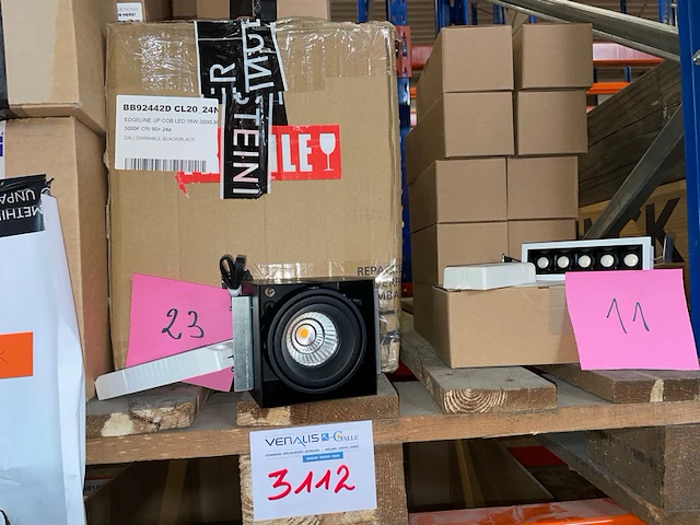 34 spots - afbeelding 1 van  3