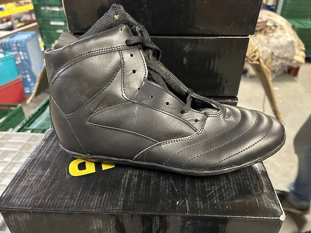 35 - indoor schoenen / boks zwart (11st) - afbeelding 1 van  1