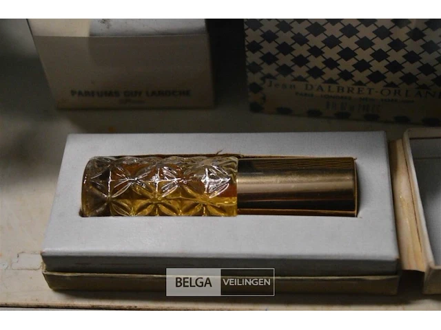 ±35 div soorten klassieke parfums - afbeelding 4 van  6