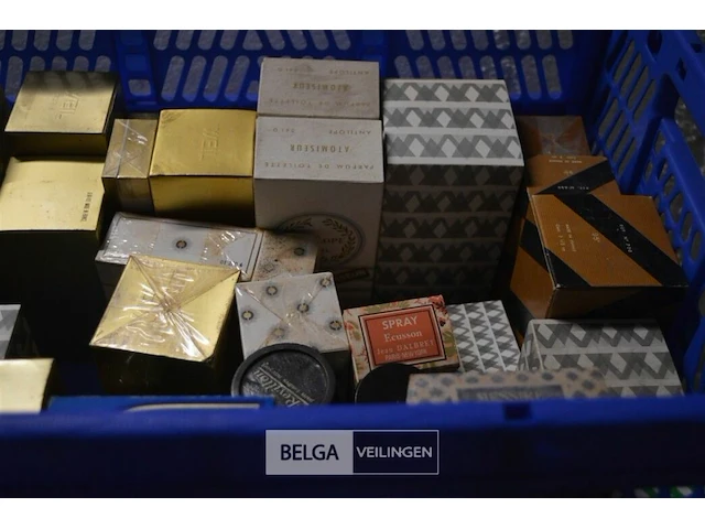 ±35 div soorten klassieke parfums - afbeelding 6 van  6
