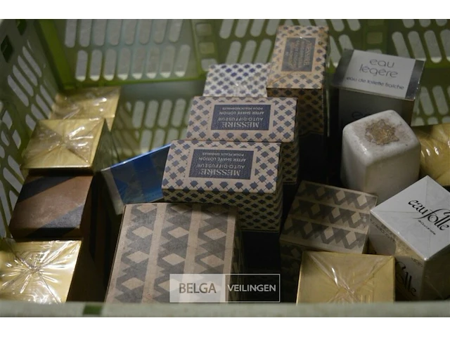 ±35 div soorten klassieke parfums - afbeelding 4 van  5