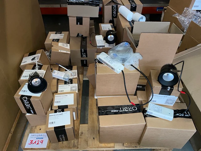 35 spots - afbeelding 1 van  4