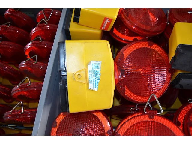 35 x rode signalisatie lampen nissen - afbeelding 4 van  4