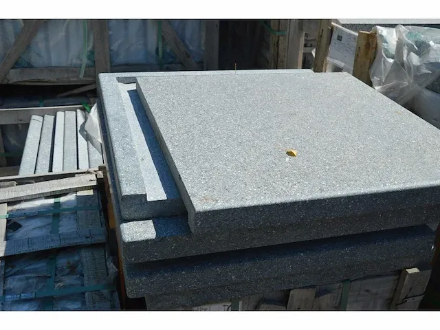 35,4lm zwembadboord porfier 60x60x5/3cm - afbeelding 1 van  8