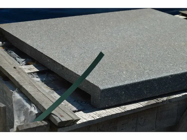 35,4lm zwembadboord porfier 60x60x5/3cm - afbeelding 4 van  8