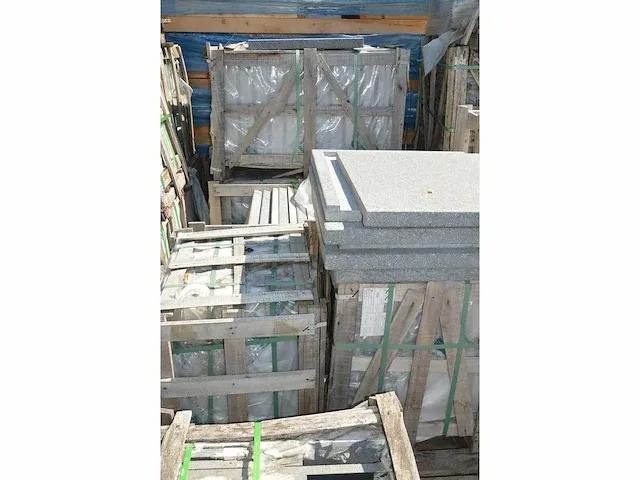 35,4lm zwembadboord porfier 60x60x5/3cm - afbeelding 7 van  8