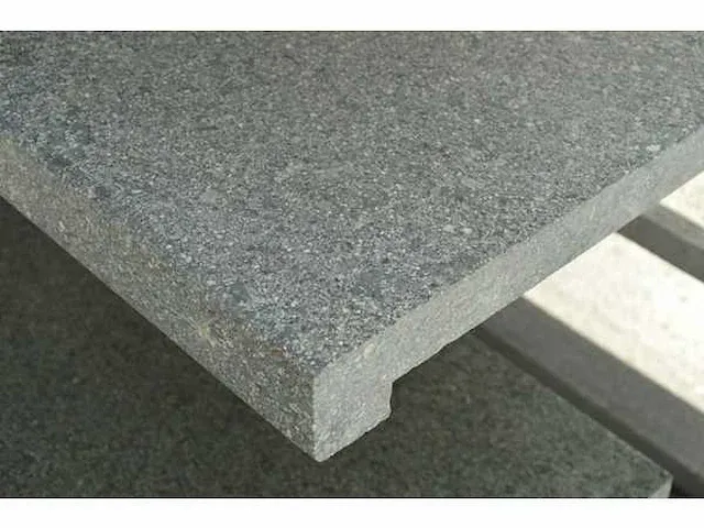 35,4lm zwembadboord porfier 60x60x5/3cm - afbeelding 8 van  8