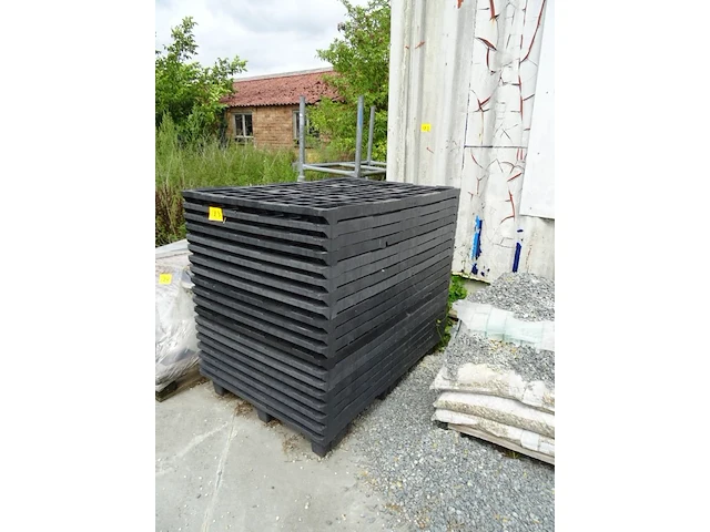35x kunststof pallet - afbeelding 3 van  5