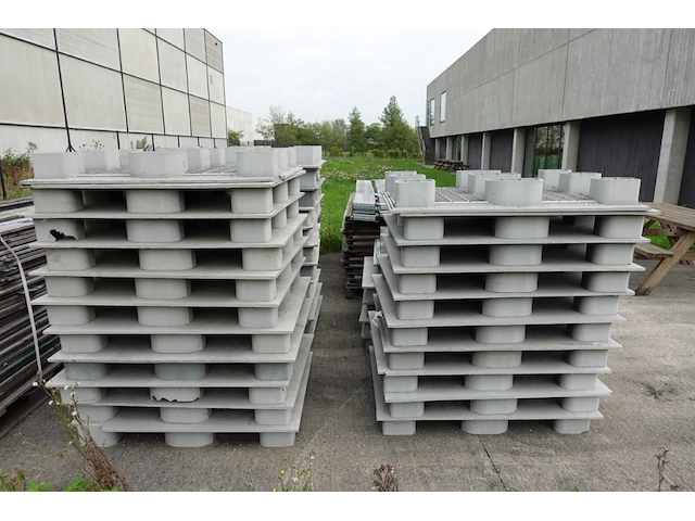 35x pvc pallet - afbeelding 1 van  2