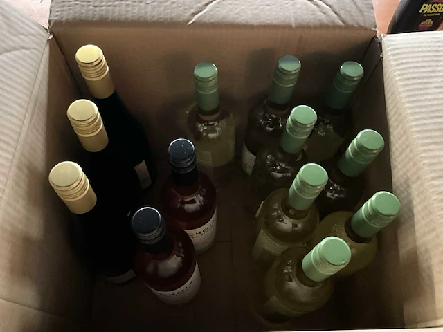36 diverse geestrijke dranken - afbeelding 2 van  9