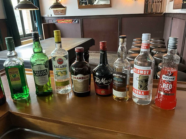 36 diverse geestrijke dranken - afbeelding 5 van  9