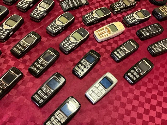 36 diverse vintage mobiele telefoons - afbeelding 3 van  6