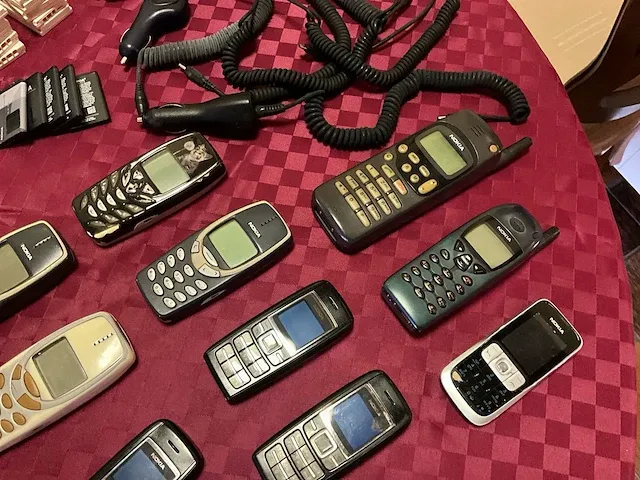 36 diverse vintage mobiele telefoons - afbeelding 4 van  6