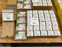 36 dozen spaanplaatschroeven ; deels inox - afbeelding 1 van  5