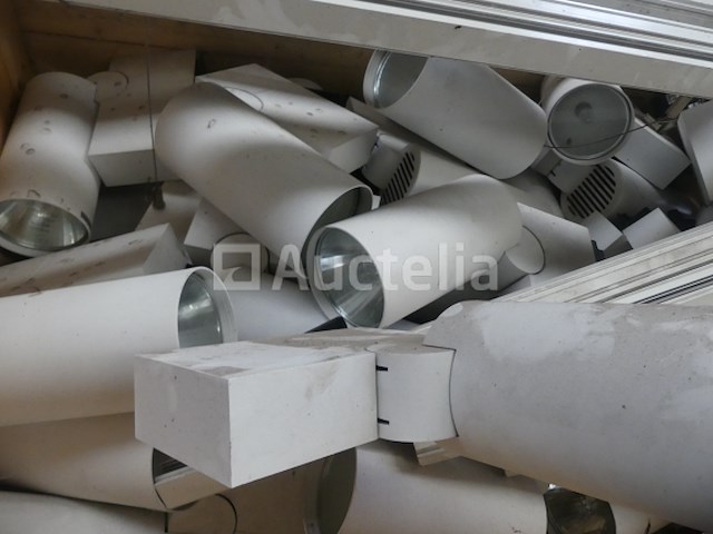 36 halogeenspotlampen op dimbare rails - afbeelding 5 van  7