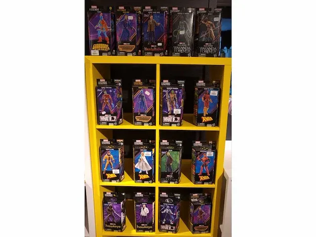 36 stuks diversen merk: marvel, hasbro - afbeelding 1 van  3