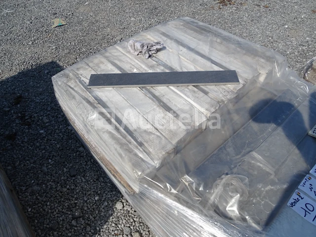 36 stuks plinten (4 dozen) - afbeelding 1 van  5