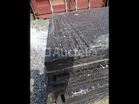 36 tegeltegels met traptredeneus - afbeelding 1 van  3