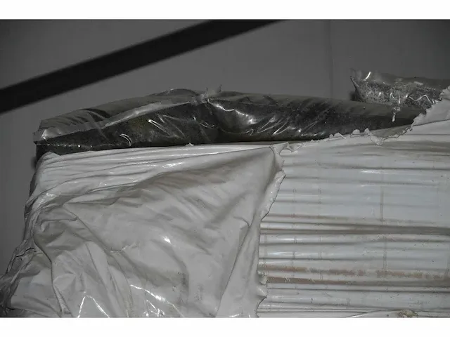 36 zakken splitzand 1/3 zwart, voegzand in zakken van 20kg - afbeelding 3 van  4