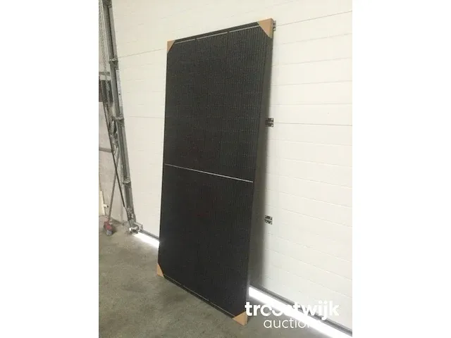 3.600watt ,monokristalijn,halfcell,perc , full black ( 450 watt panelen) - afbeelding 1 van  9