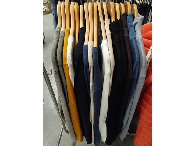 364 x nieuwe kledij - afbeelding 15 van  27