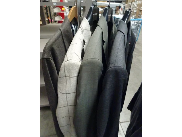364 x nieuwe kledij - afbeelding 17 van  27