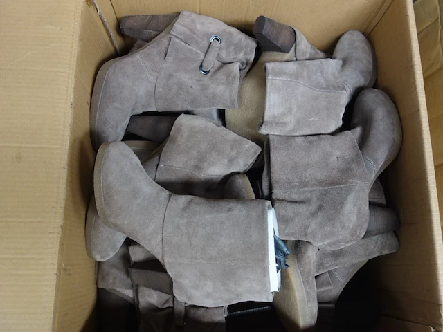 36x diverse schoenen - afbeelding 1 van  4