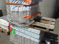 36x keramische tegel kera linea verlijmd op beton - afbeelding 1 van  2