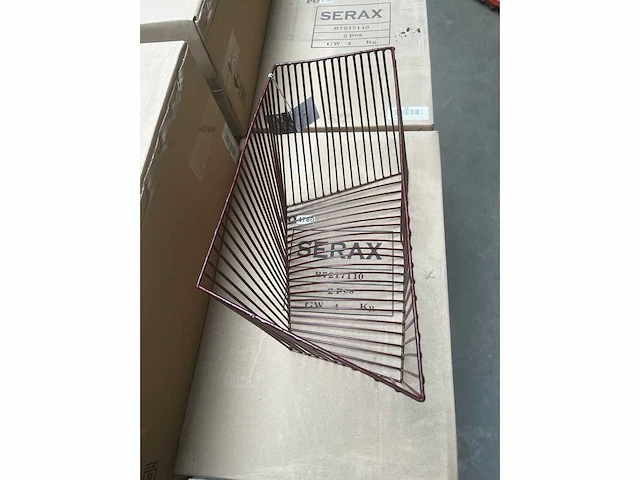 36x serax (designer antonino sciortino) - draadvaas - crockery - afbeelding 3 van  8