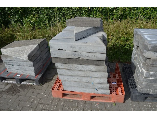 37 betonnen hoek borduren (zonder pvc pallet) - afbeelding 2 van  4
