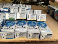 37 doosjes schroeven - afbeelding 4 van  8