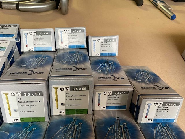 37 doosjes schroeven - afbeelding 5 van  8