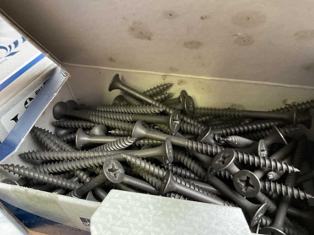 37 doosjes schroeven - afbeelding 6 van  8