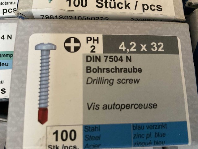 37 doosjes schroeven - afbeelding 8 van  8