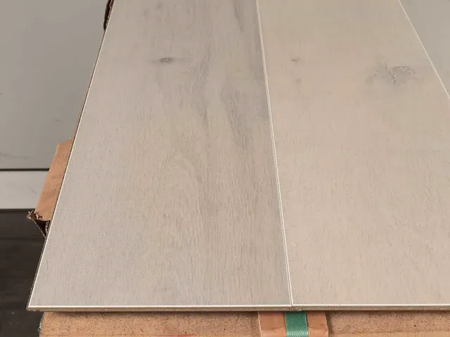 37 m2 krono laminaat - 1285 x 192 x 8 mm - afbeelding 2 van  4