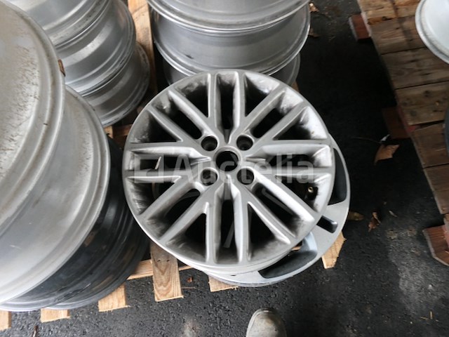 37 sets van verschillende aluminium en stalen velgen - afbeelding 8 van  10