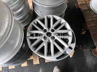 37 sets van verschillende aluminium en stalen velgen - afbeelding 8 van  10