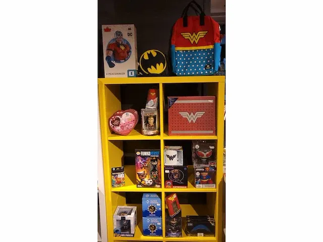 37 stuks diversen merk: dc, funko, lougefly - afbeelding 1 van  4