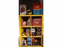 37 stuks diversen merk: dc, funko, lougefly - afbeelding 1 van  4