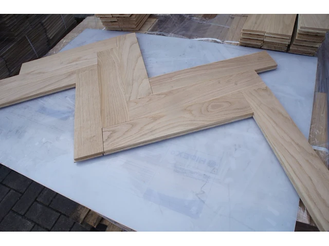 37,80 m² massief eiken visgraatparket 16mm - afbeelding 7 van  13