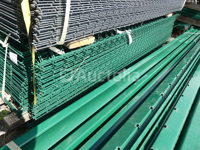 38 harde schuttingpanelen met palen - afbeelding 5 van  9