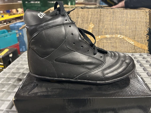 39 - indoor schoenen / boks zwart (15st) - afbeelding 1 van  1