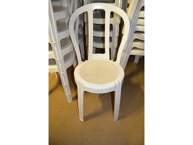 39 wit pvc stoelen (1140) - afbeelding 4 van  4