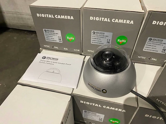 39x spectator 3 axis vandal proof dome camera, model d3odf3d/52mv-12 - afbeelding 2 van  3