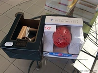 3d puzzel + - afbeelding 1 van  2